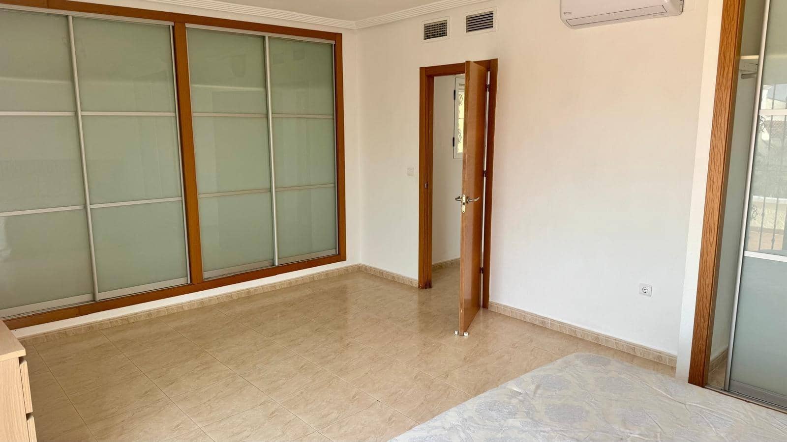 5 chambre Villa/Maison à vendre à Guardamar del Segura - 375 000 € (Ref: 9795015)