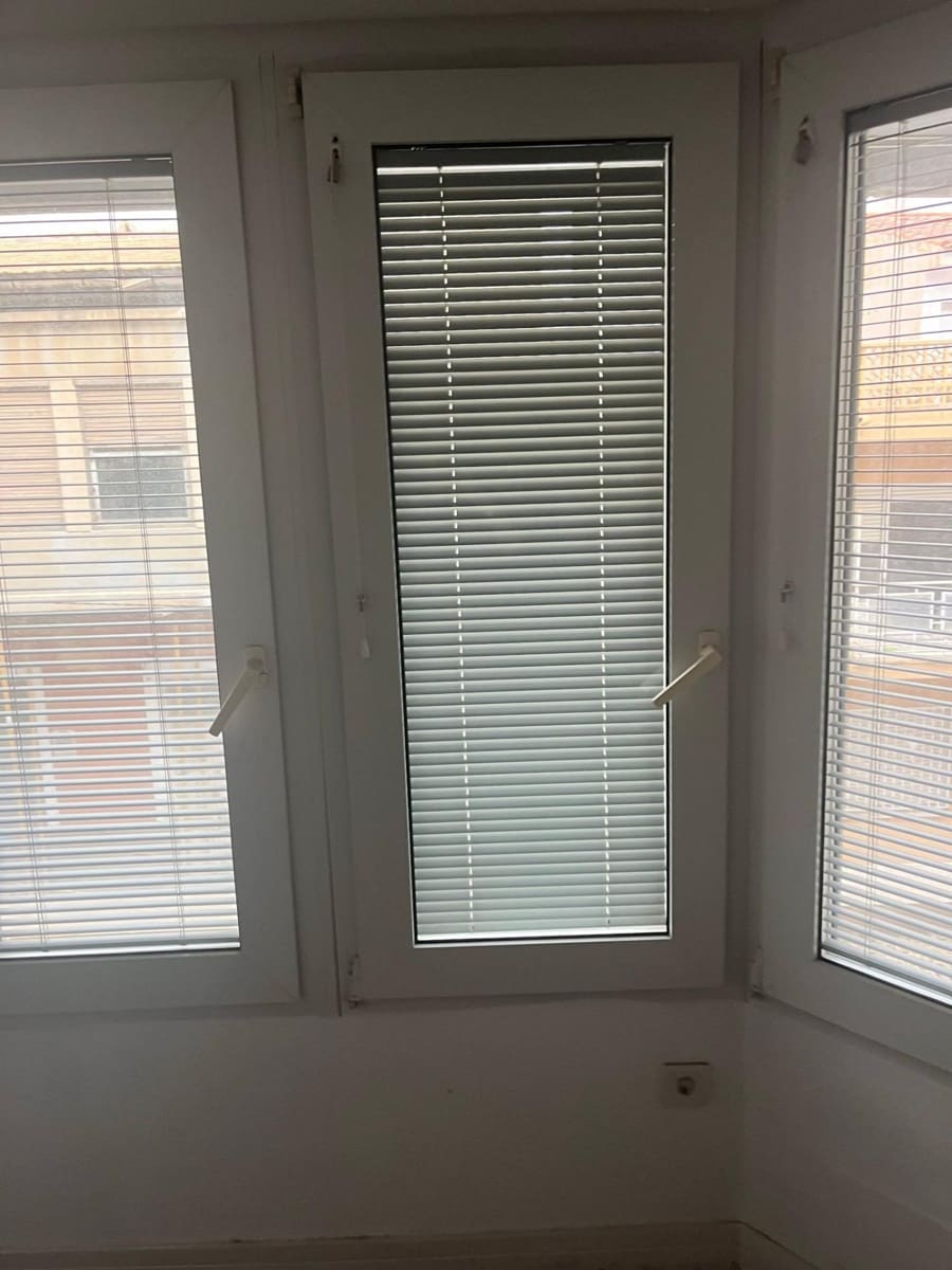 Commercial for sale in Torrevieja - € 265,000 (Ref: 9795019)