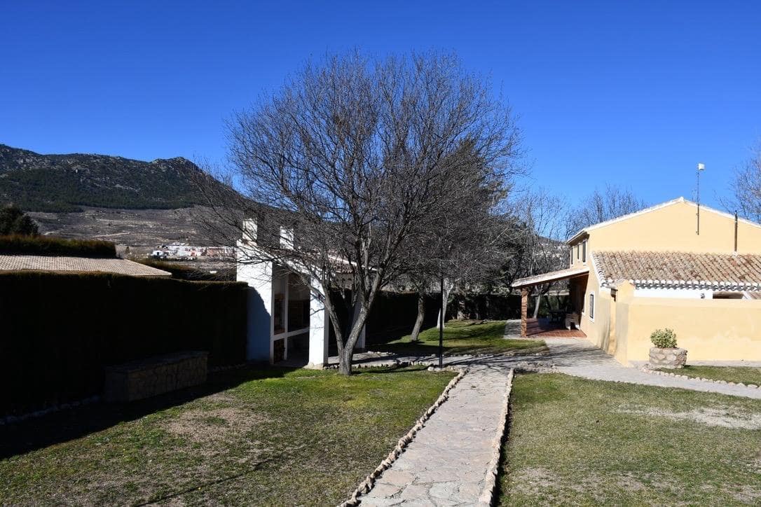 3 bedroom Finca/Country House for sale in Puebla de Don Fadrique - € 380,000 (Ref: 9846629)