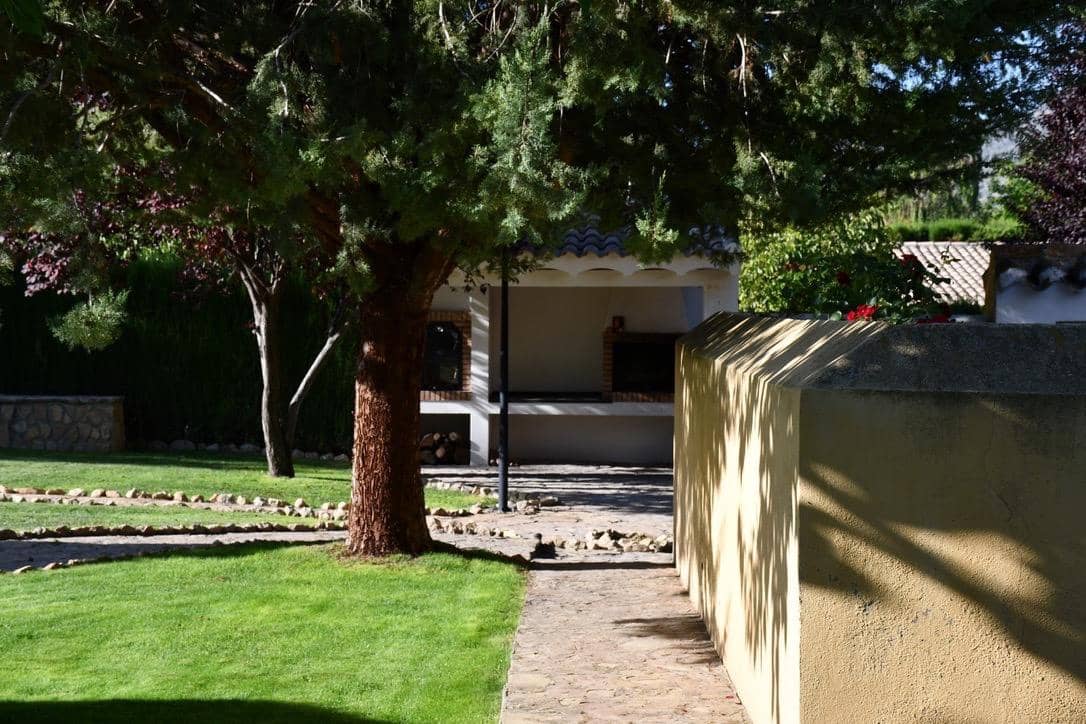 3 bedroom Finca/Country House for sale in Puebla de Don Fadrique - € 380,000 (Ref: 9846629)