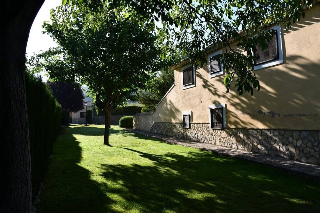 3 bedroom Finca/Country House for sale in Puebla de Don Fadrique - € 380,000 (Ref: 9846629)