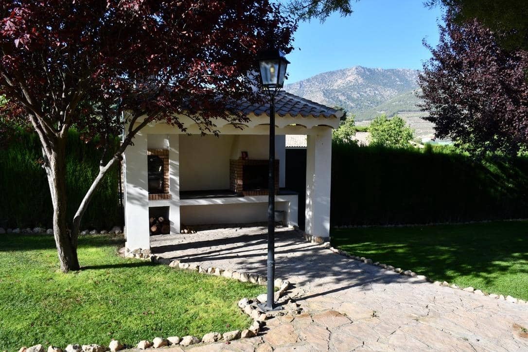 3 bedroom Finca/Country House for sale in Puebla de Don Fadrique - € 380,000 (Ref: 9846629)