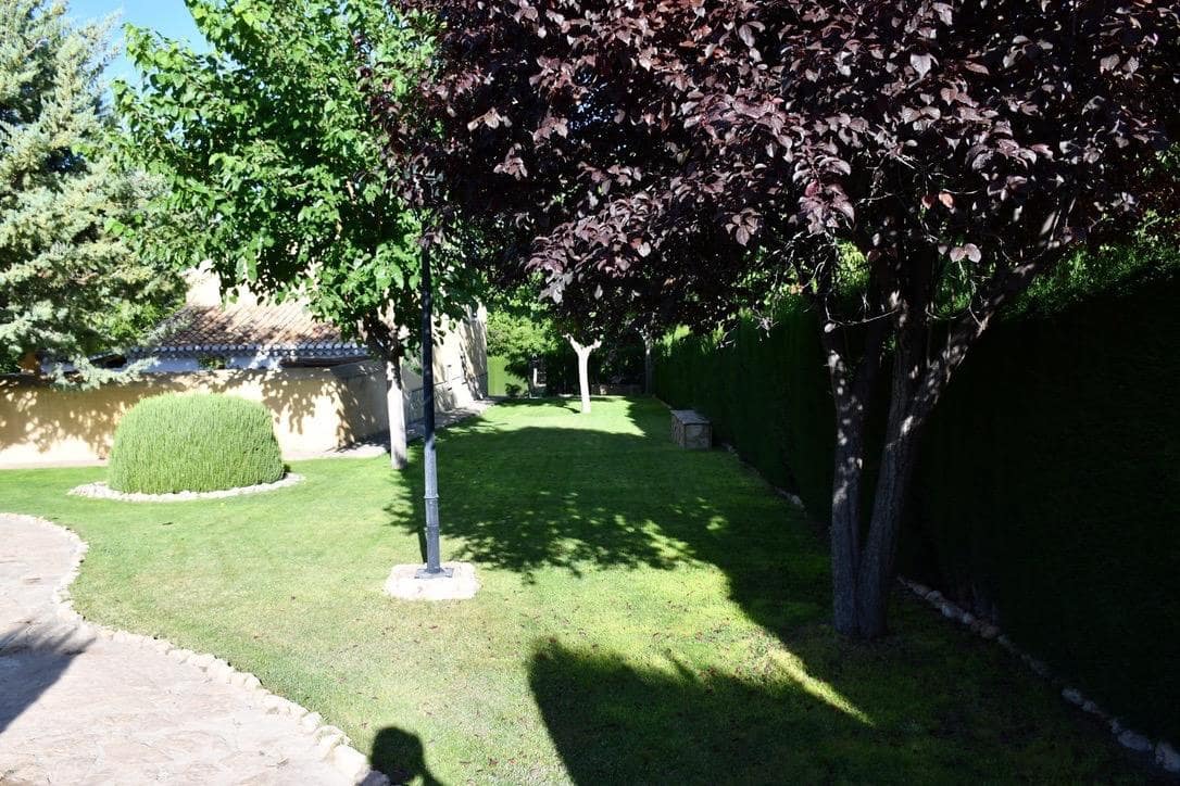 3 bedroom Finca/Country House for sale in Puebla de Don Fadrique - € 380,000 (Ref: 9846629)