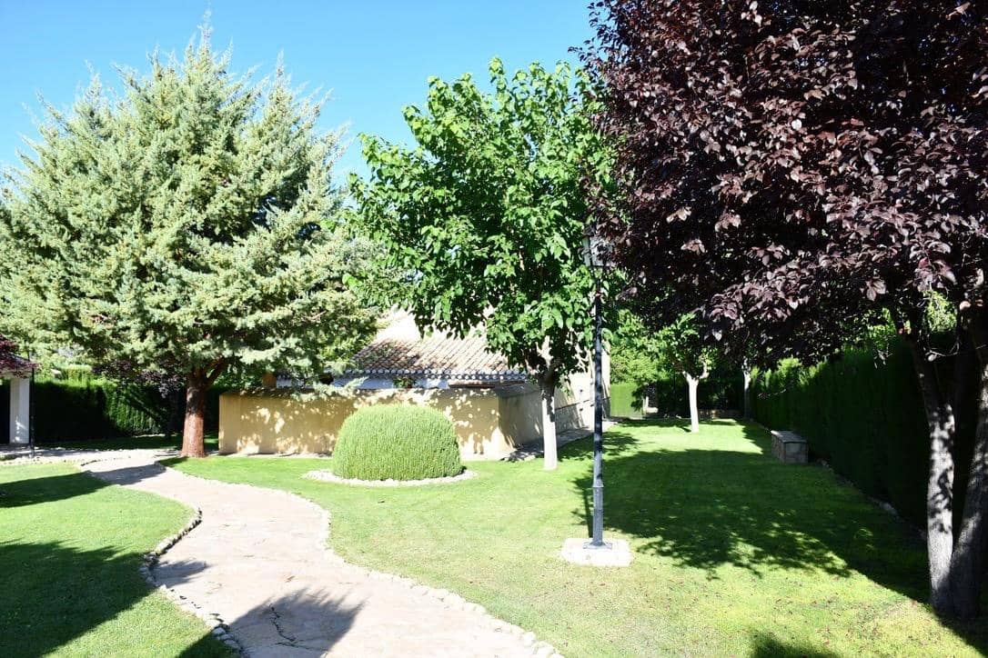 3 bedroom Finca/Country House for sale in Puebla de Don Fadrique - € 380,000 (Ref: 9846629)