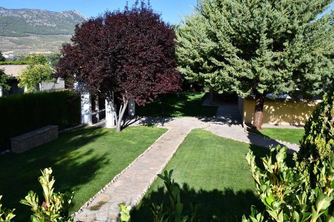 3 bedroom Finca/Country House for sale in Puebla de Don Fadrique - € 380,000 (Ref: 9846629)