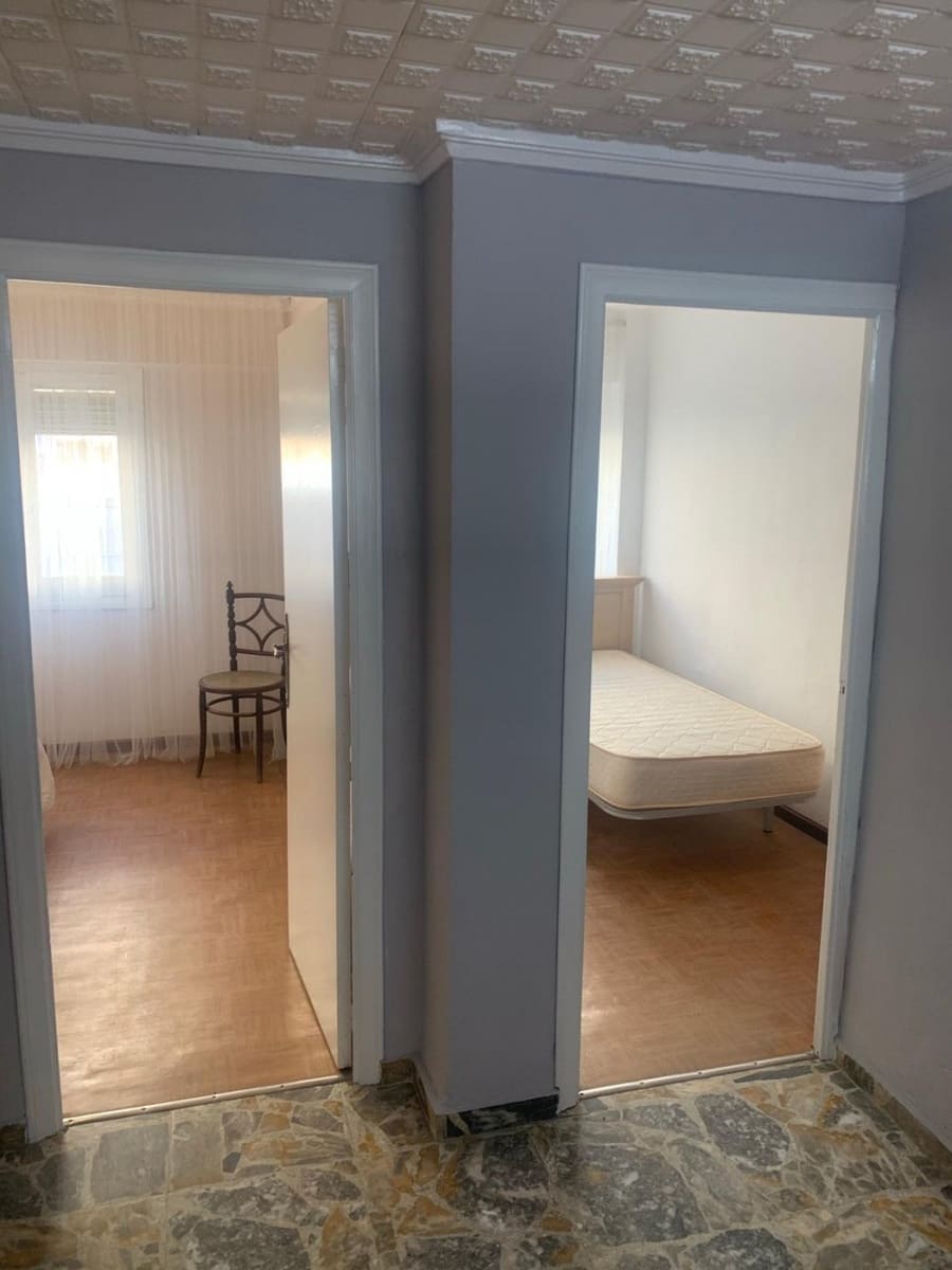 3 soveværelse Lejlighed til salg i Alicante by - € 94.000 (Ref: 9916050)