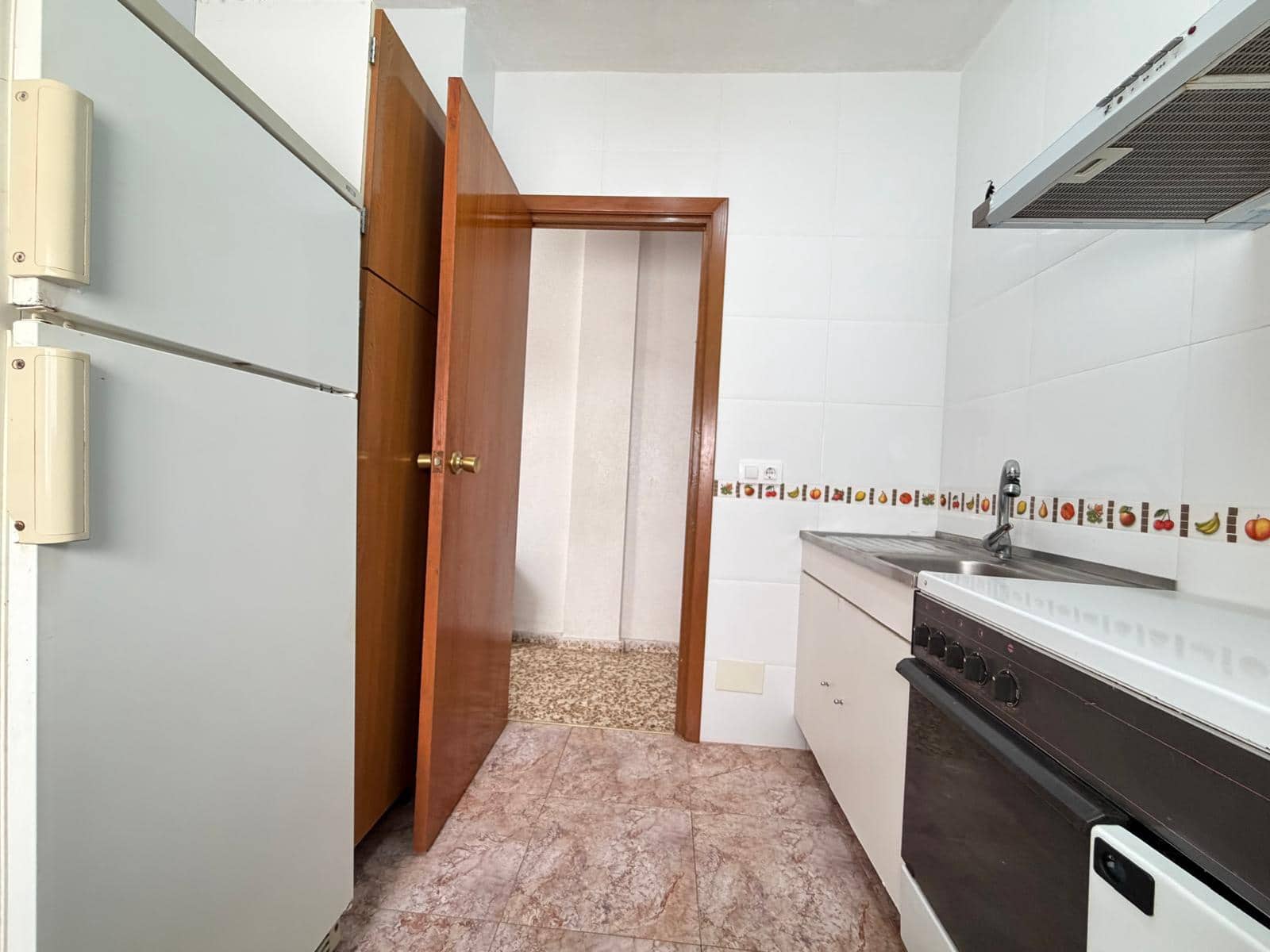 2 slaapkamer Strandappartement te koop in Lo Pagan met garage - € 110.000 (Ref: 10001025)