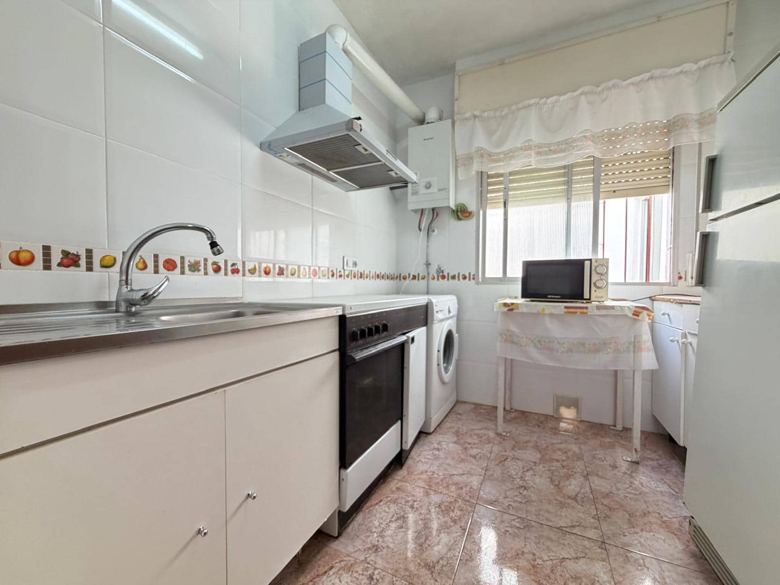 2 slaapkamer Strandappartement te koop in Lo Pagan met garage - € 110.000 (Ref: 10001025)