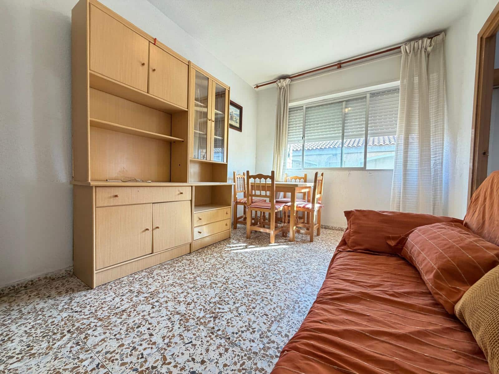 2 slaapkamer Strandappartement te koop in Lo Pagan met garage - € 110.000 (Ref: 10001025)