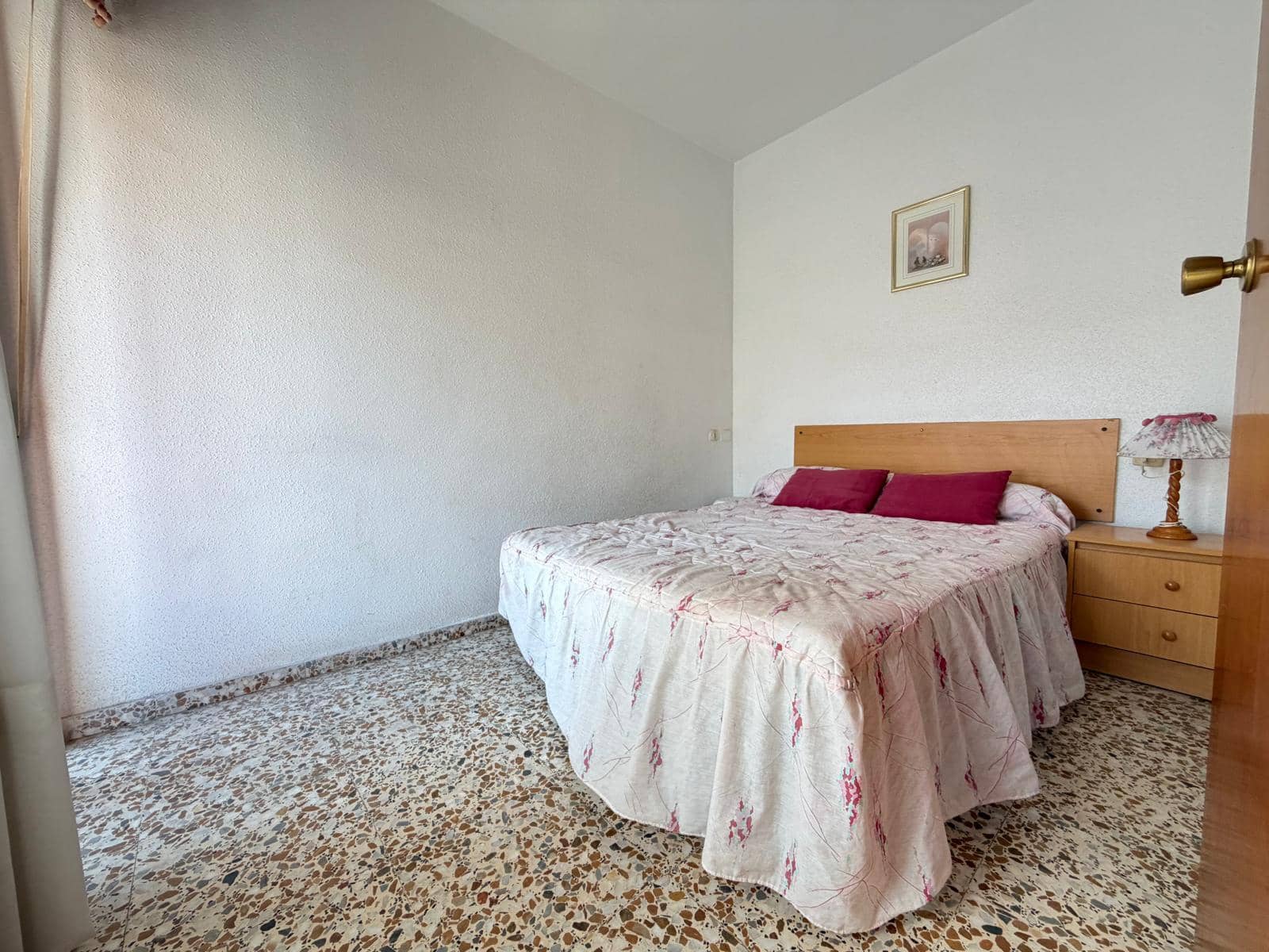 2 slaapkamer Strandappartement te koop in Lo Pagan met garage - € 110.000 (Ref: 10001025)