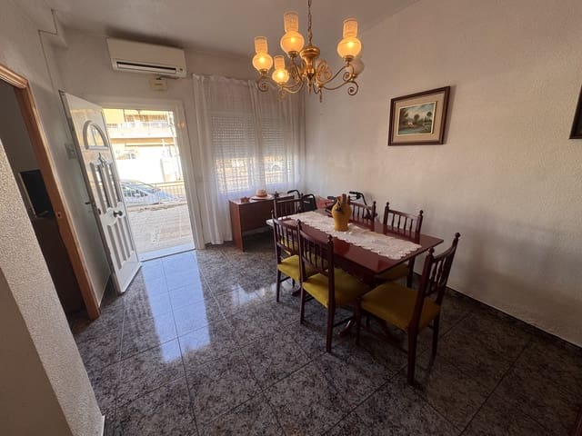 4 bedroom Villa for sale in San Pedro del Pinatar with garage - € 217,995 (Ref: 10026202)
