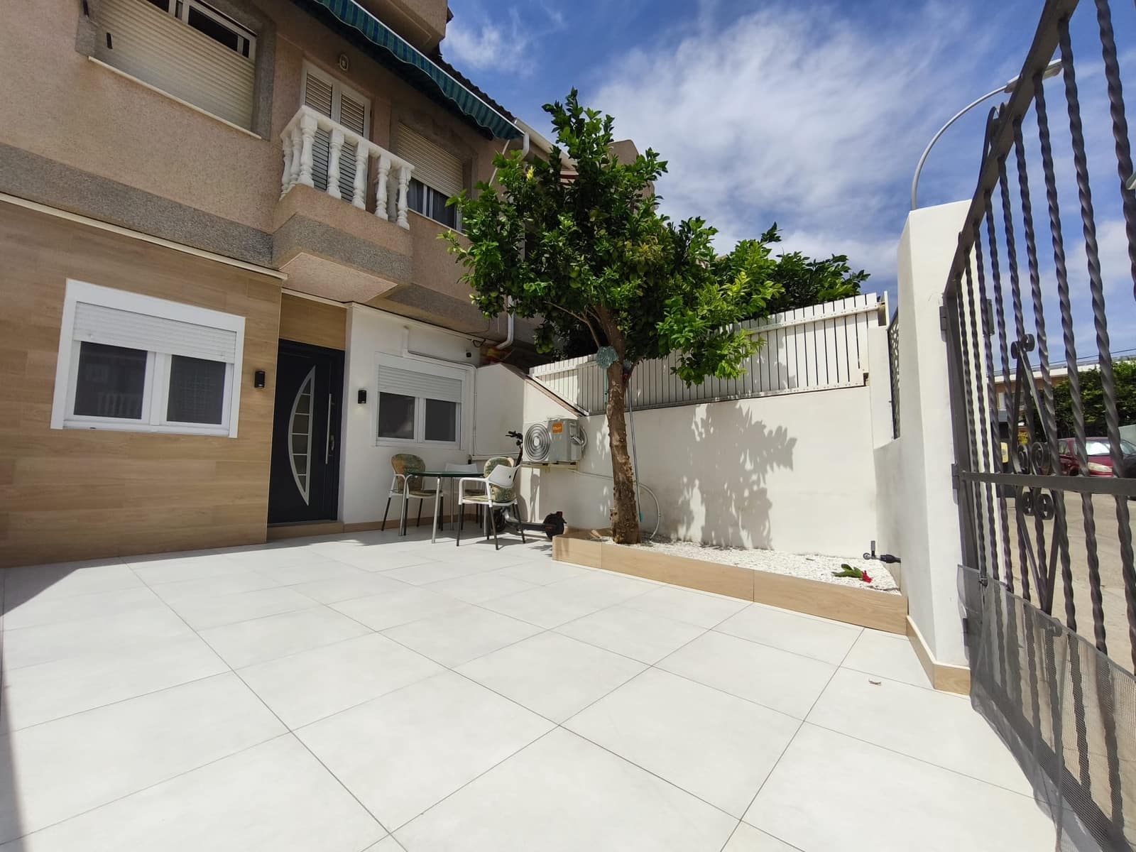 2 soverom Leilighet til salgs i Lo Pagan med garasje - € 139 995 (Ref: 10060874)