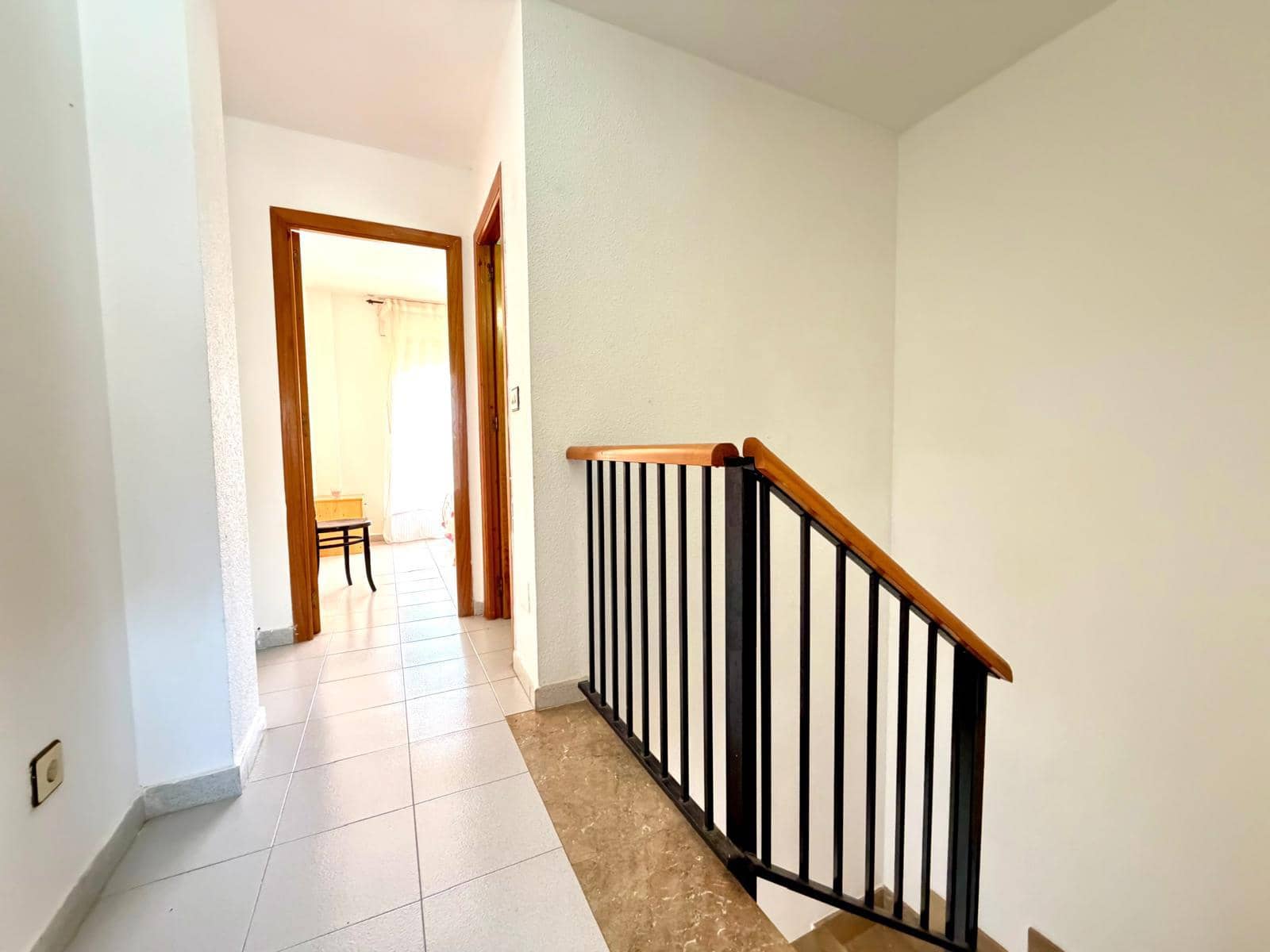 4 soveværelse Semi-Rækkehus til salg i Lo Pagan med garage - € 165.000 (Ref: 10095624)