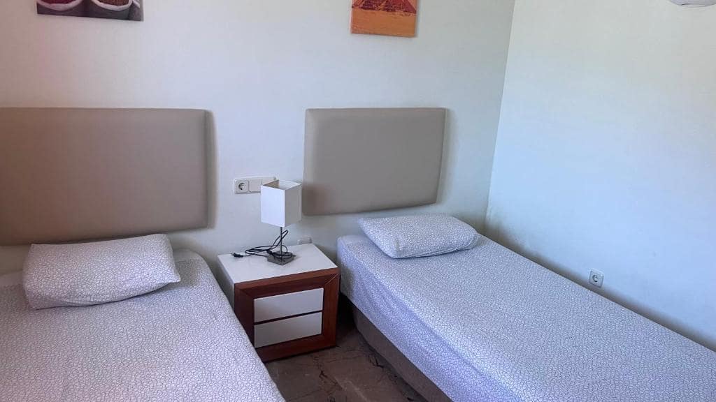 4 soverom Rekkehus til salgs i La Manga Club med svømmebasseng garasje - € 359 995 (Ref: 8541571)