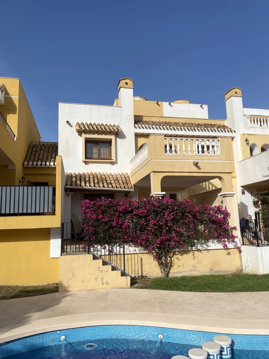 4 soverom Rekkehus til salgs i La Manga Club med svømmebasseng garasje - € 359 995 (Ref: 8541571)