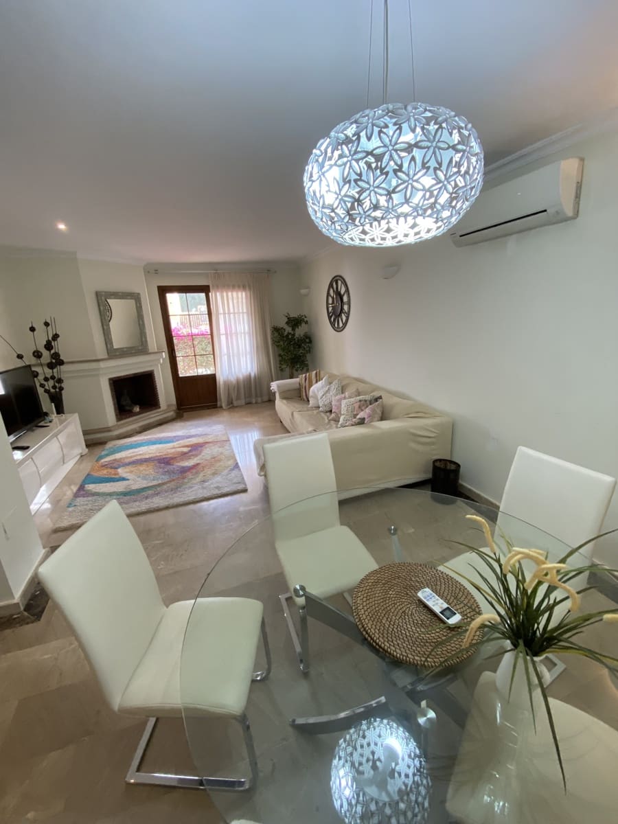 4 soverom Rekkehus til salgs i La Manga Club med svømmebasseng garasje - € 359 995 (Ref: 8541571)