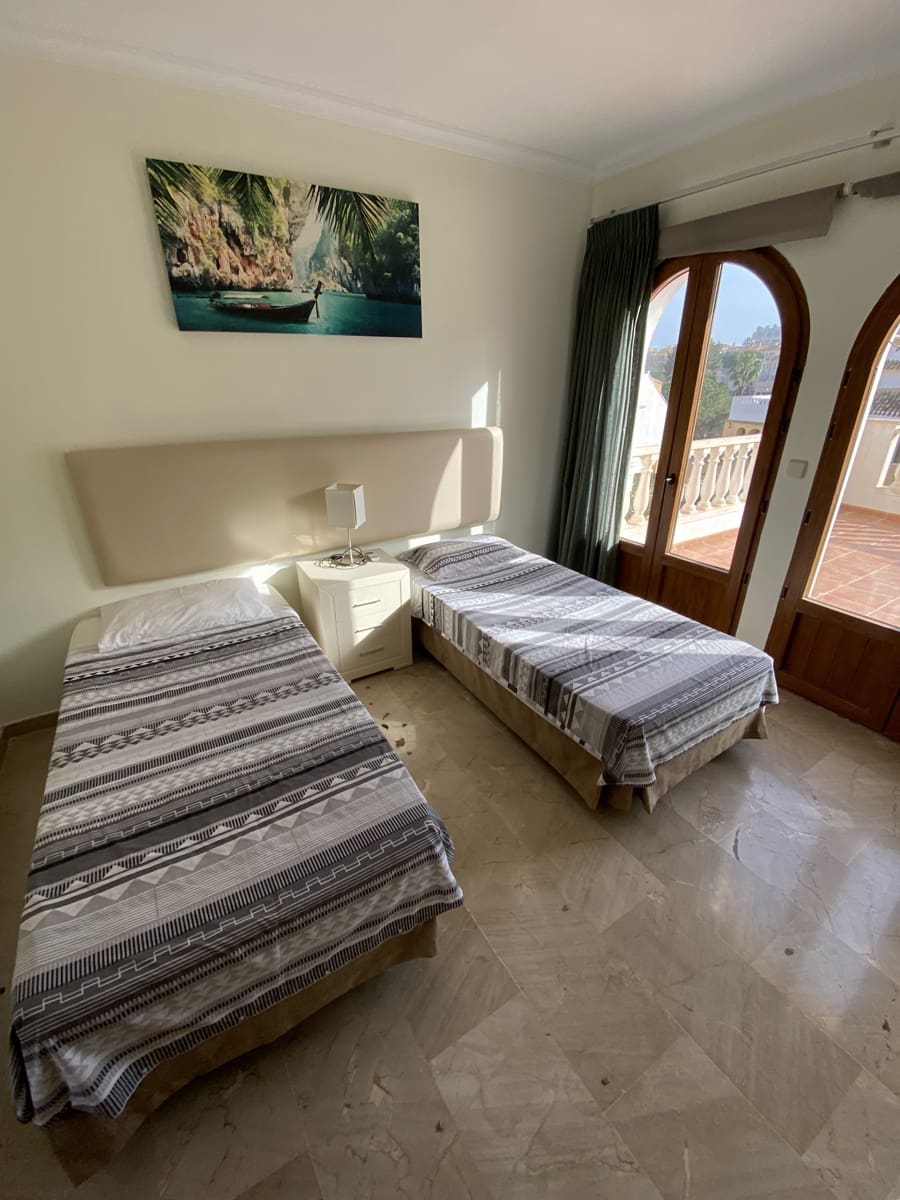 4 soverom Rekkehus til salgs i La Manga Club med svømmebasseng garasje - € 359 995 (Ref: 8541571)