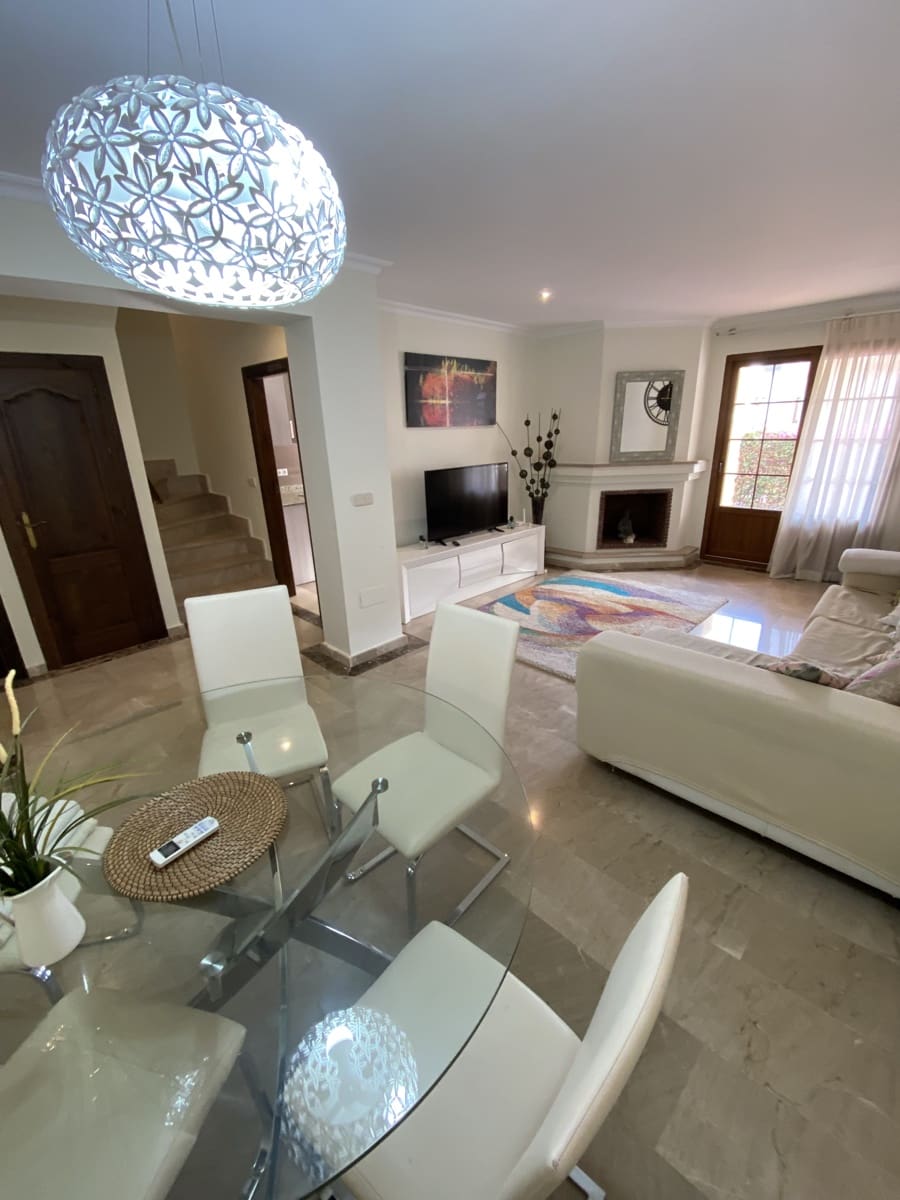 4 soverom Rekkehus til salgs i La Manga Club med svømmebasseng garasje - € 359 995 (Ref: 8541571)