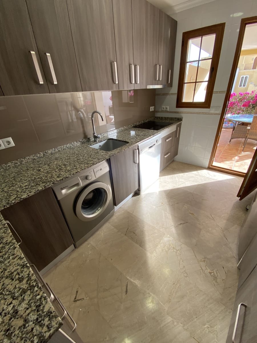 4 soverom Rekkehus til salgs i La Manga Club med svømmebasseng garasje - € 359 995 (Ref: 8541571)