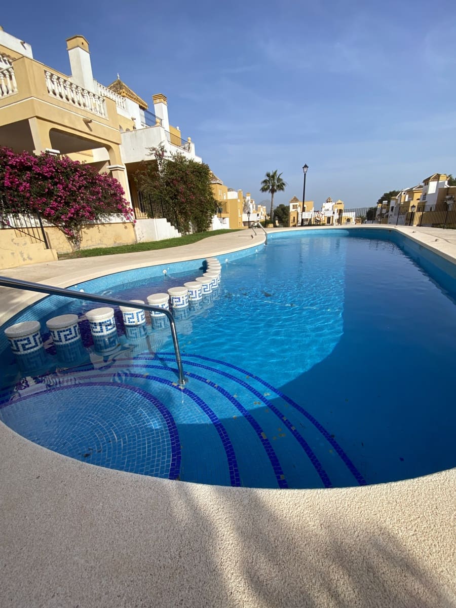 4 soverom Rekkehus til salgs i La Manga Club med svømmebasseng garasje - € 359 995 (Ref: 8541571)