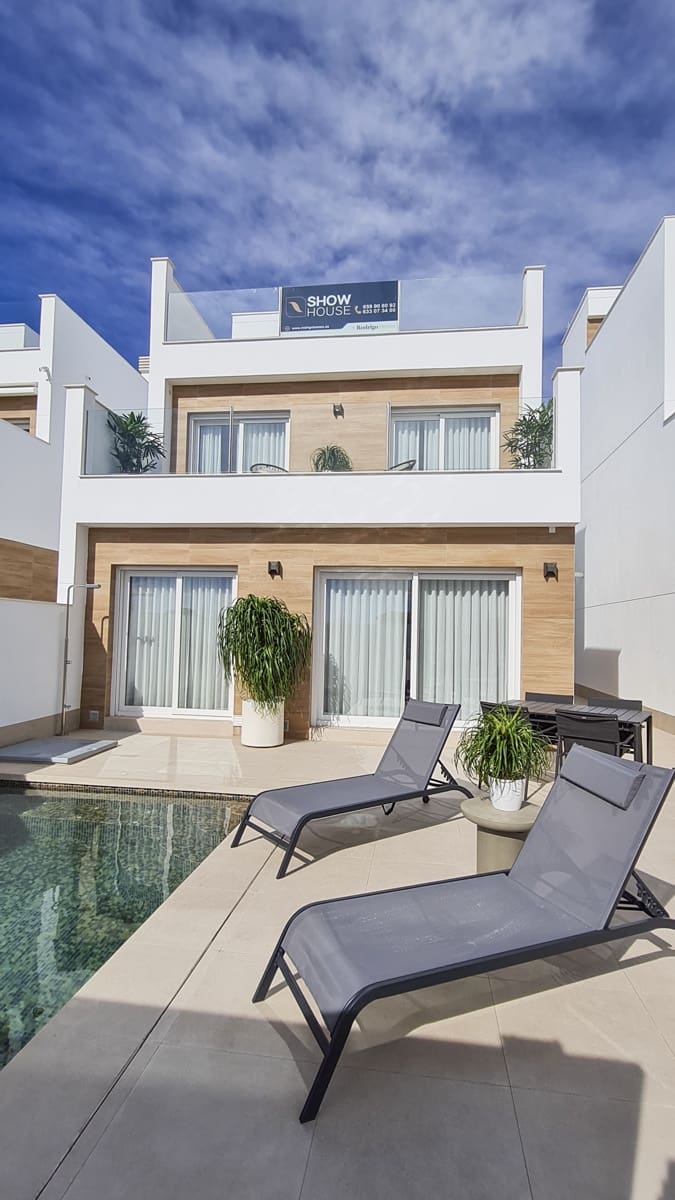 3 bedroom Villa for sale in San Pedro del Pinatar with pool garage - € 375,000 (Ref: 8572945)