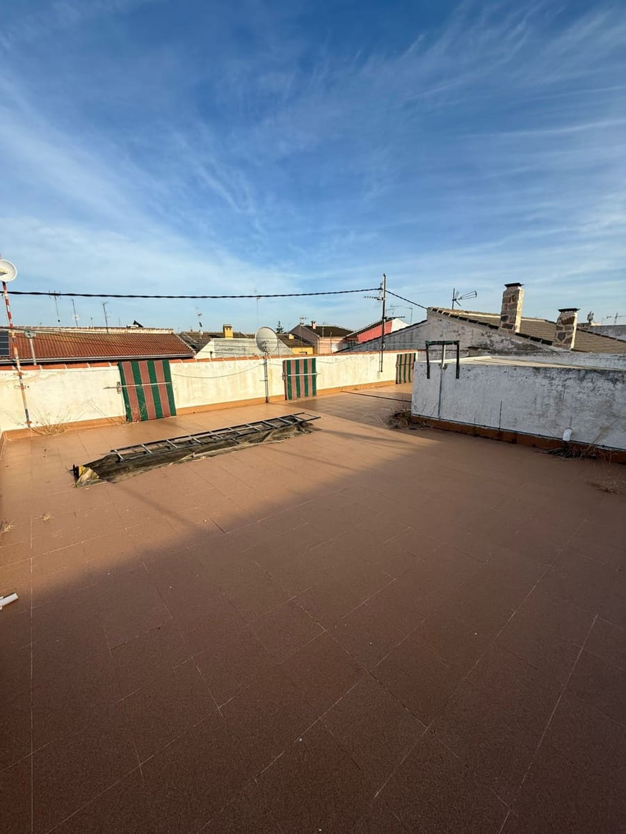 5 bedroom Villa for sale in San Pedro del Pinatar with garage - € 295,000 (Ref: 9238795)