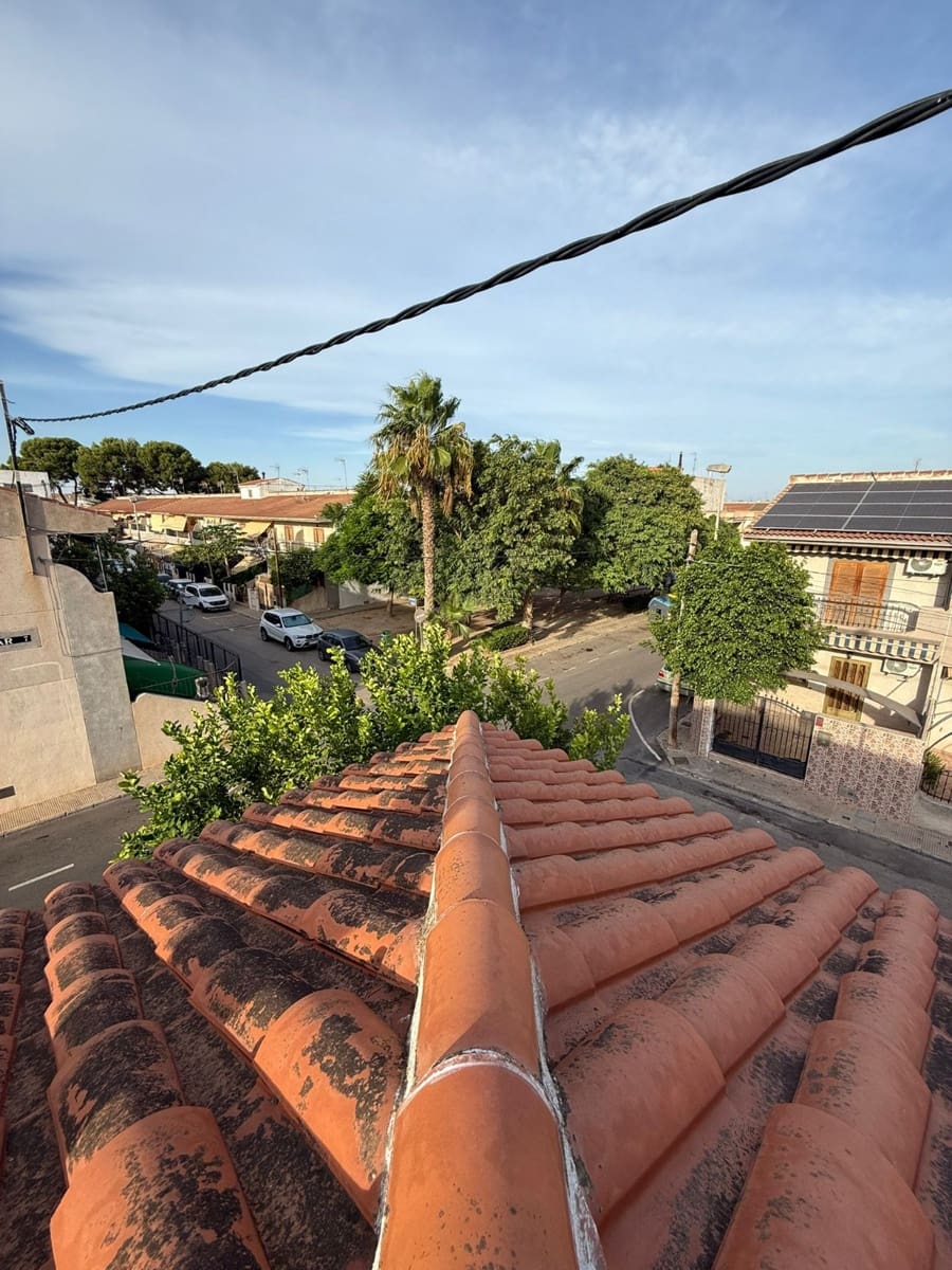 5 bedroom Villa for sale in San Pedro del Pinatar with garage - € 295,000 (Ref: 9238795)