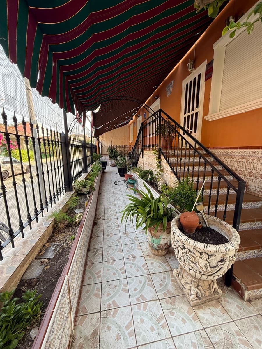 5 bedroom Villa for sale in San Pedro del Pinatar with garage - € 295,000 (Ref: 9238795)