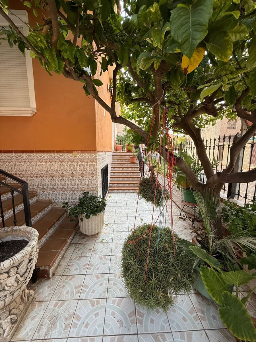 5 bedroom Villa for sale in San Pedro del Pinatar with garage - € 295,000 (Ref: 9238795)