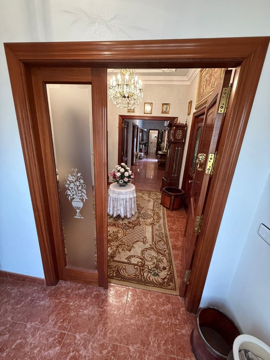 5 bedroom Villa for sale in San Pedro del Pinatar with garage - € 295,000 (Ref: 9238795)