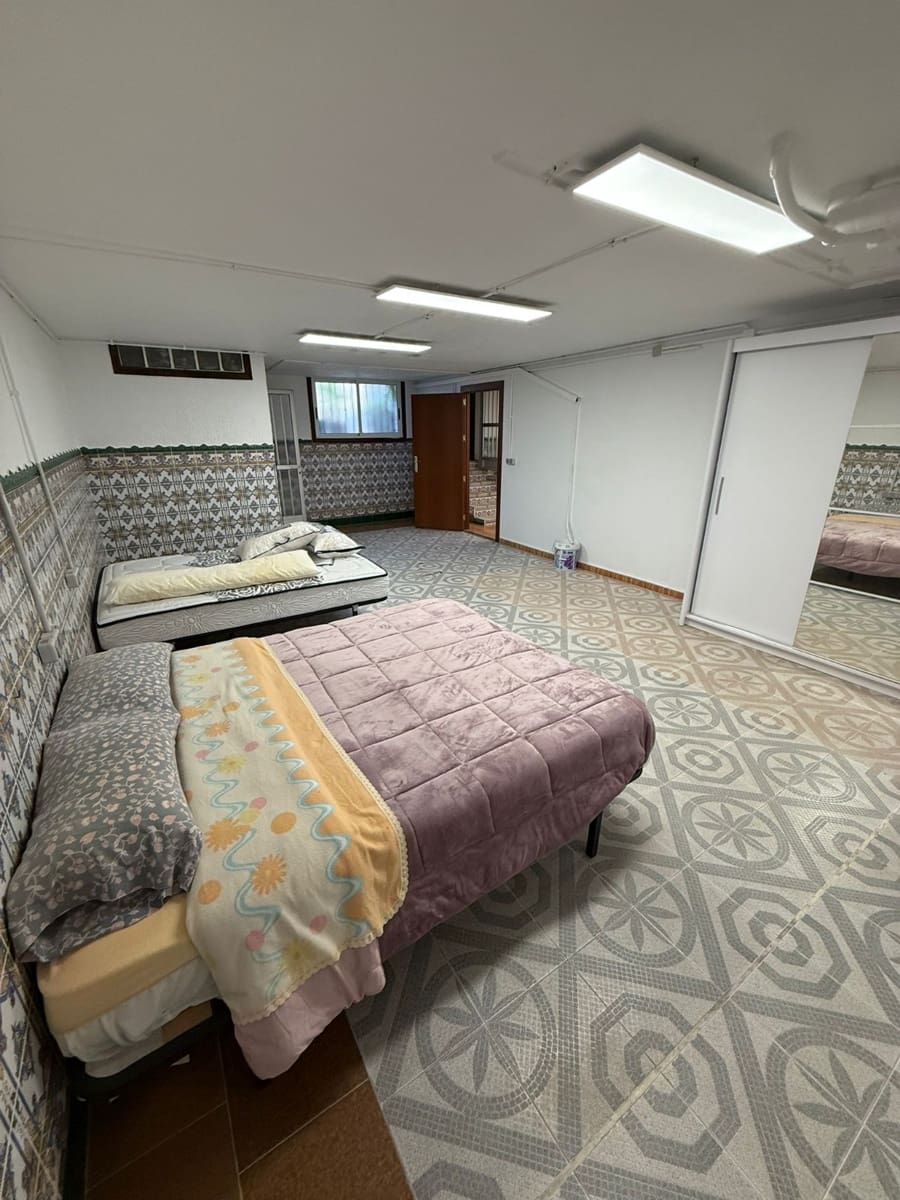 5 bedroom Villa for sale in San Pedro del Pinatar with garage - € 295,000 (Ref: 9238795)