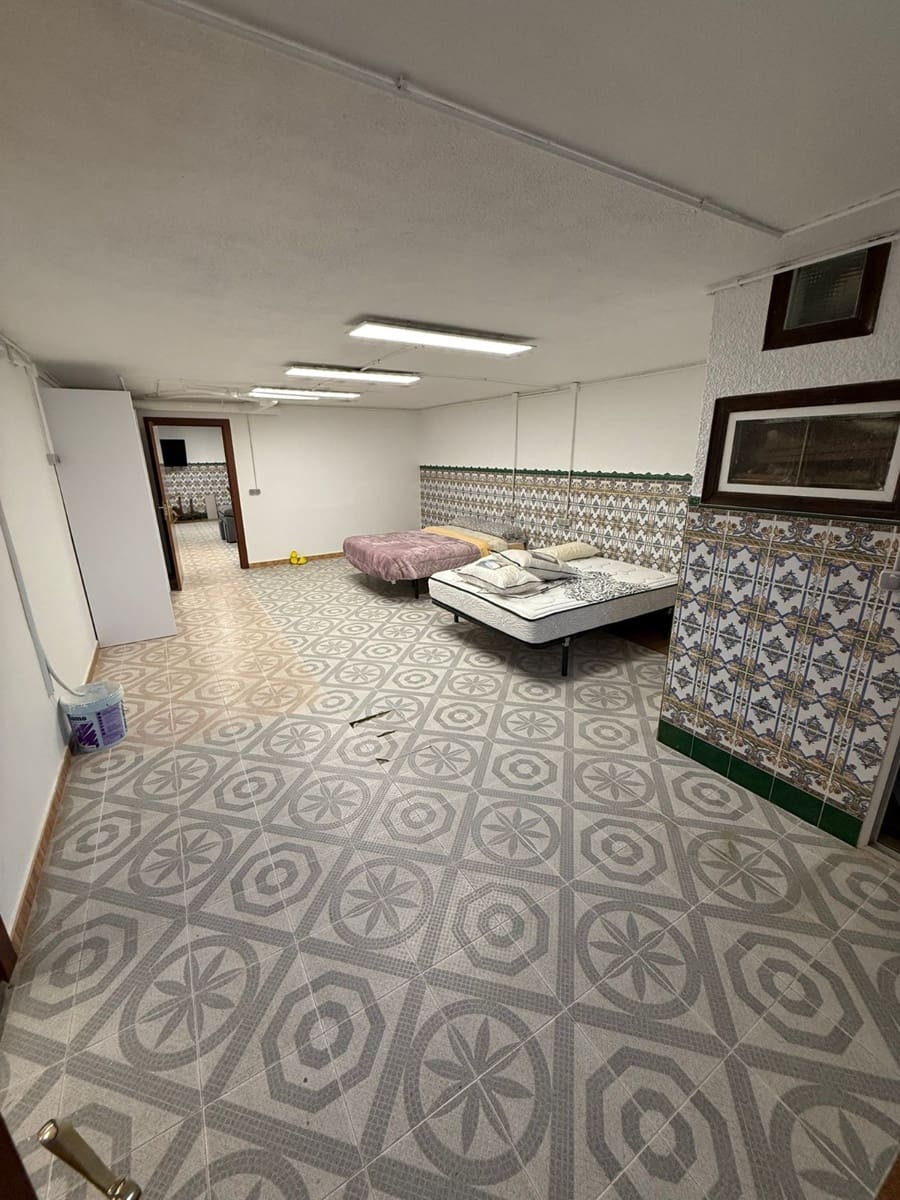 5 bedroom Villa for sale in San Pedro del Pinatar with garage - € 295,000 (Ref: 9238795)