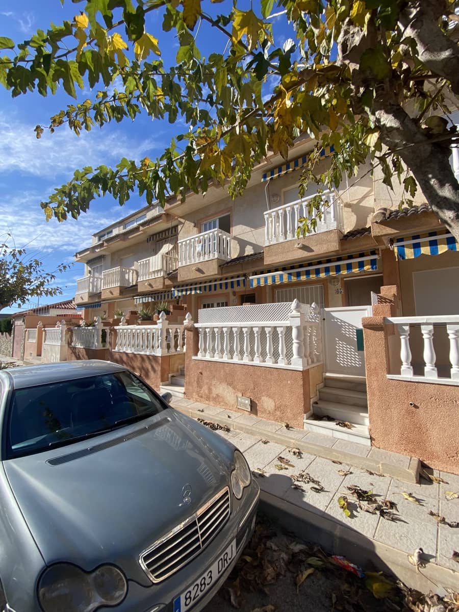 4 slaapkamer Huis te koop in Pilar de la Horadada met garage - € 214.995 (Ref: 9473289)