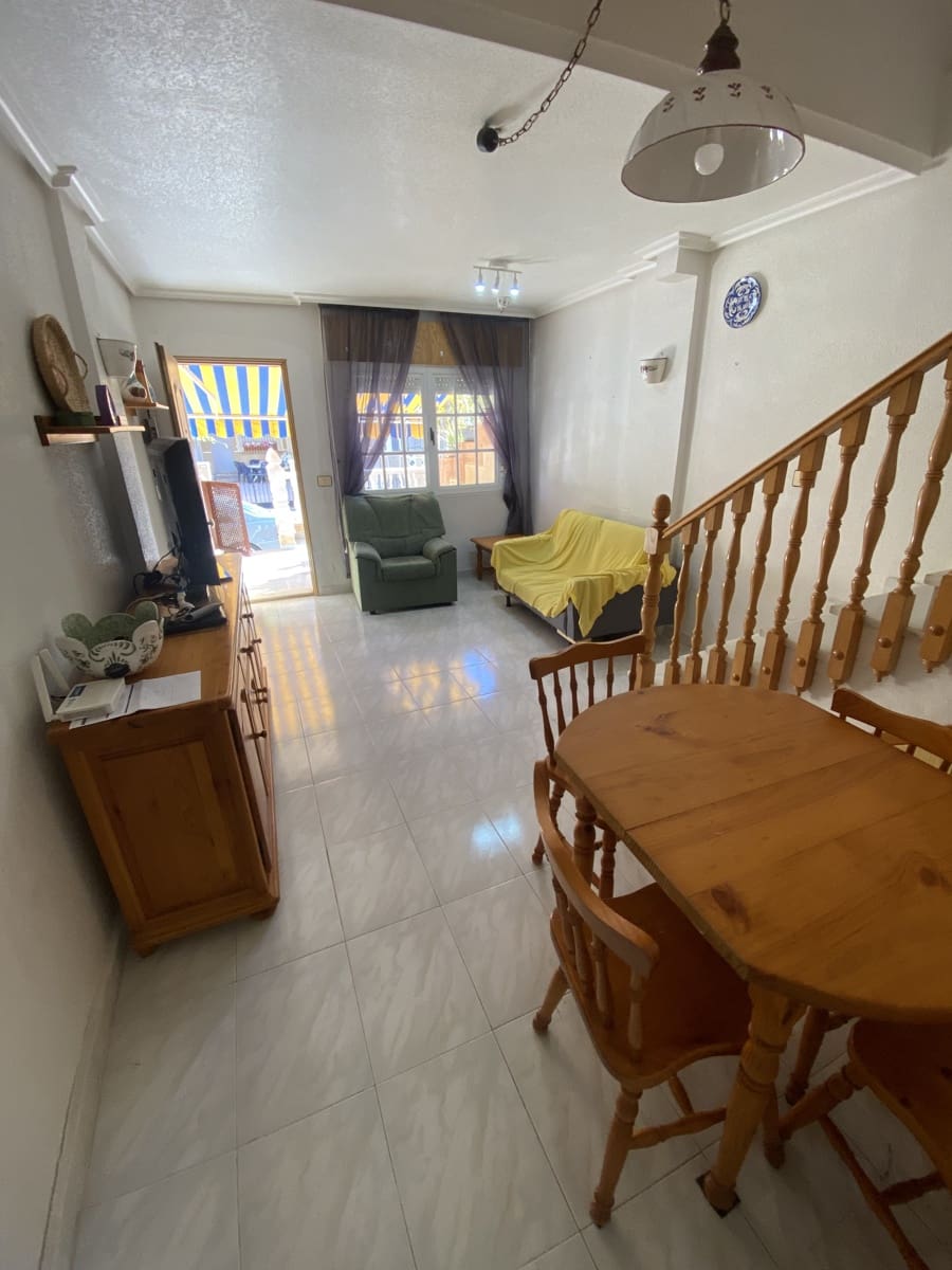 4 slaapkamer Huis te koop in Pilar de la Horadada met garage - € 214.995 (Ref: 9473289)