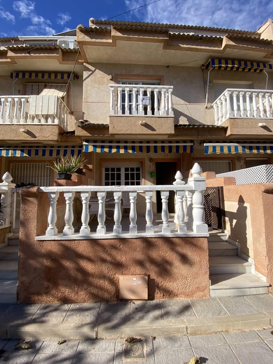 4 slaapkamer Huis te koop in Pilar de la Horadada met garage - € 214.995 (Ref: 9473289)