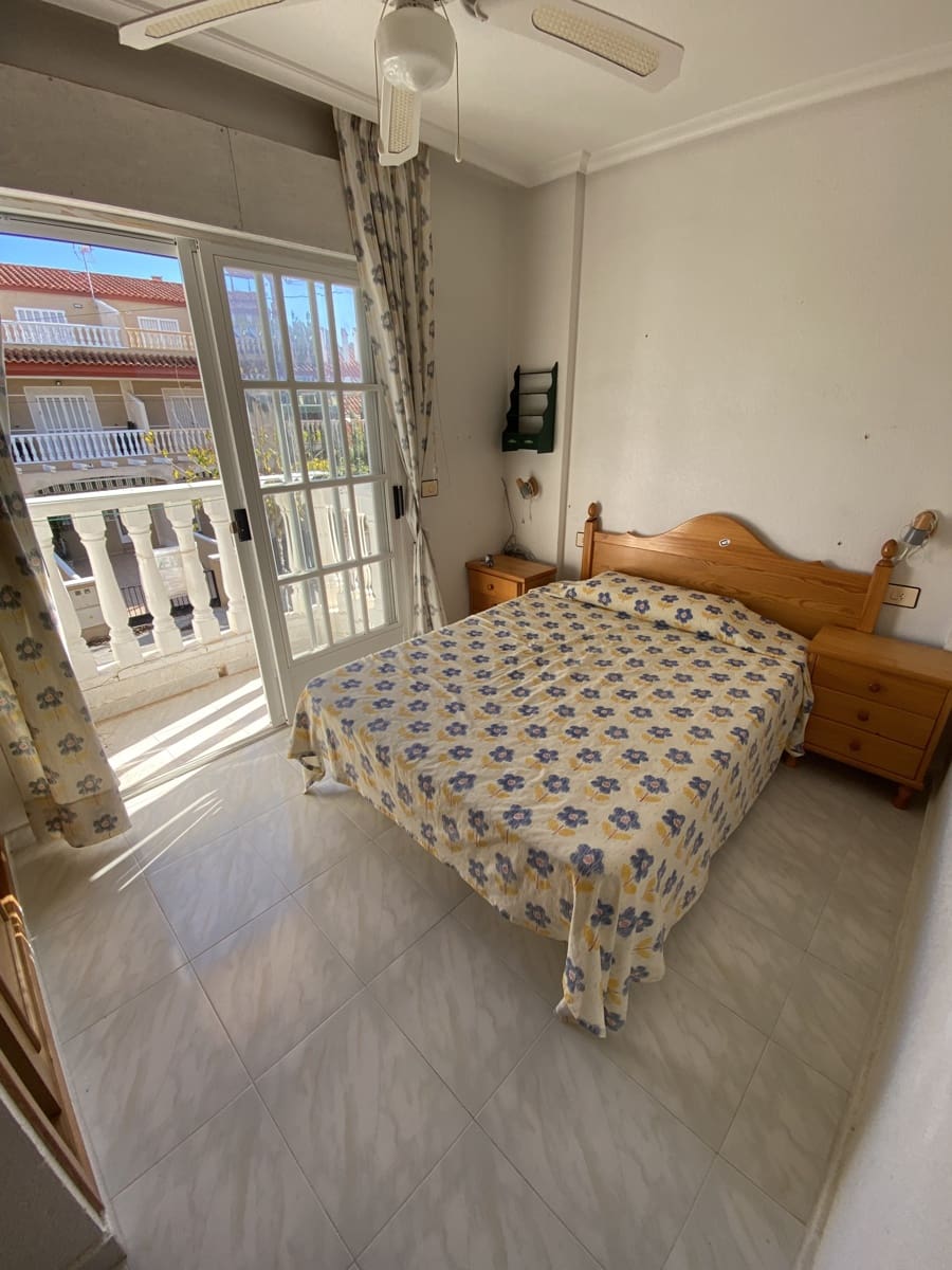 4 slaapkamer Huis te koop in Pilar de la Horadada met garage - € 214.995 (Ref: 9473289)