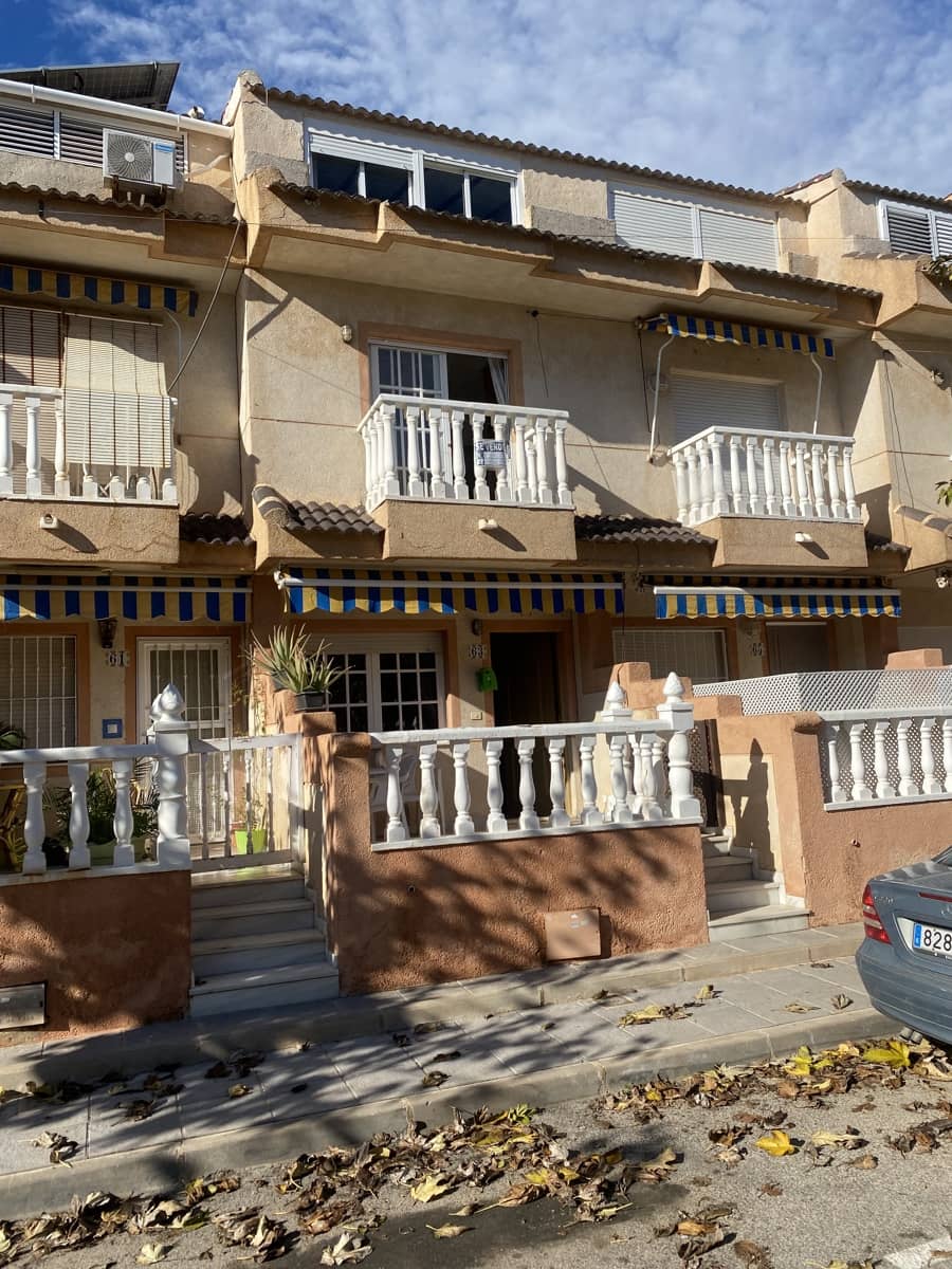 4 slaapkamer Huis te koop in Pilar de la Horadada met garage - € 214.995 (Ref: 9473289)