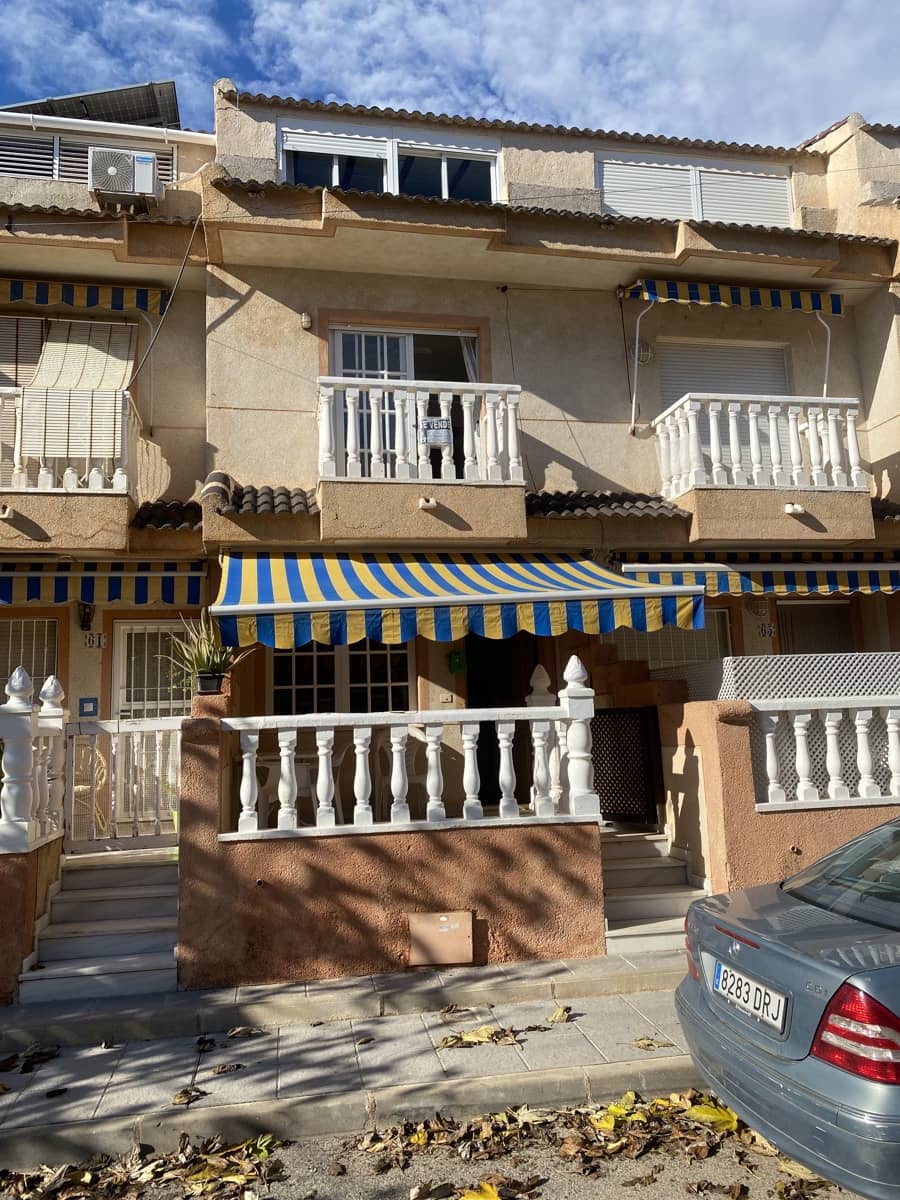 4 slaapkamer Huis te koop in Pilar de la Horadada met garage - € 214.995 (Ref: 9473289)