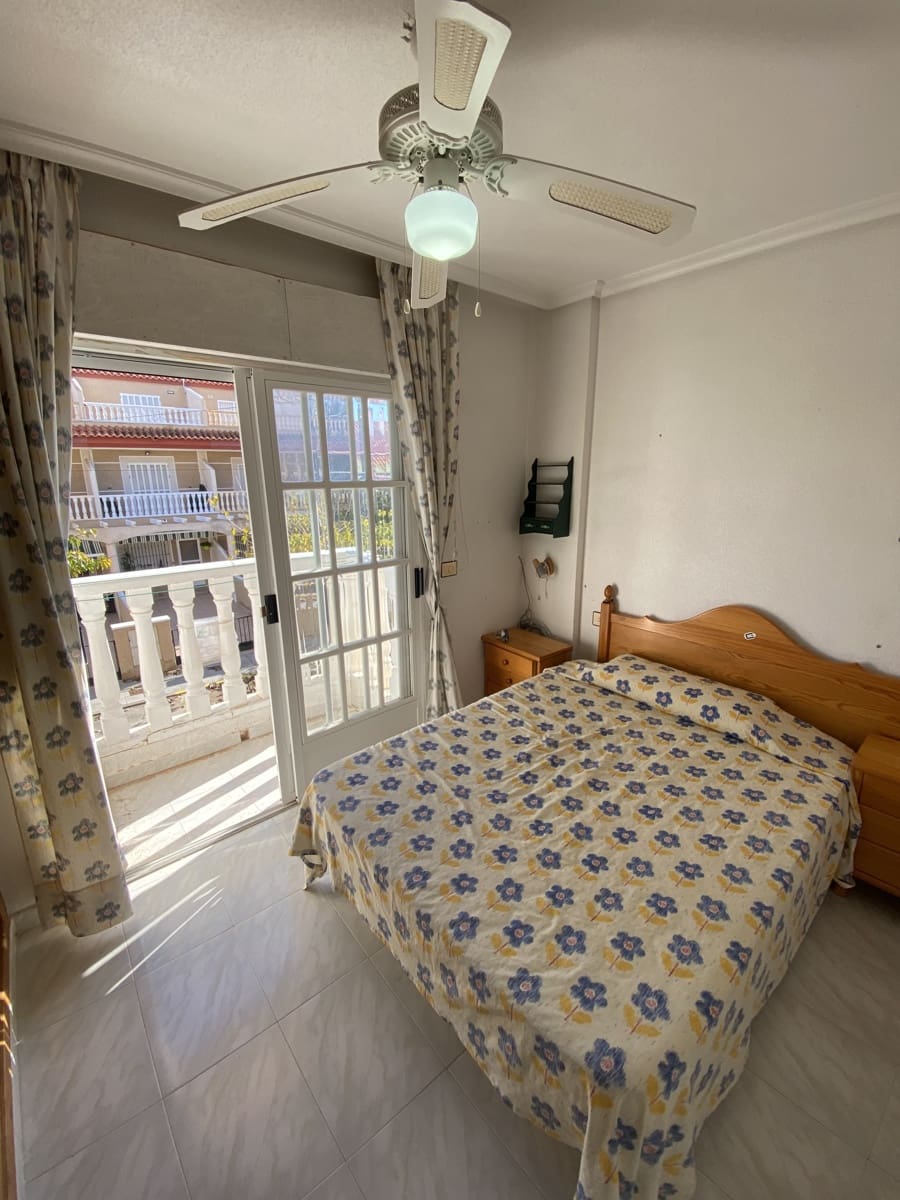 4 slaapkamer Huis te koop in Pilar de la Horadada met garage - € 214.995 (Ref: 9473289)