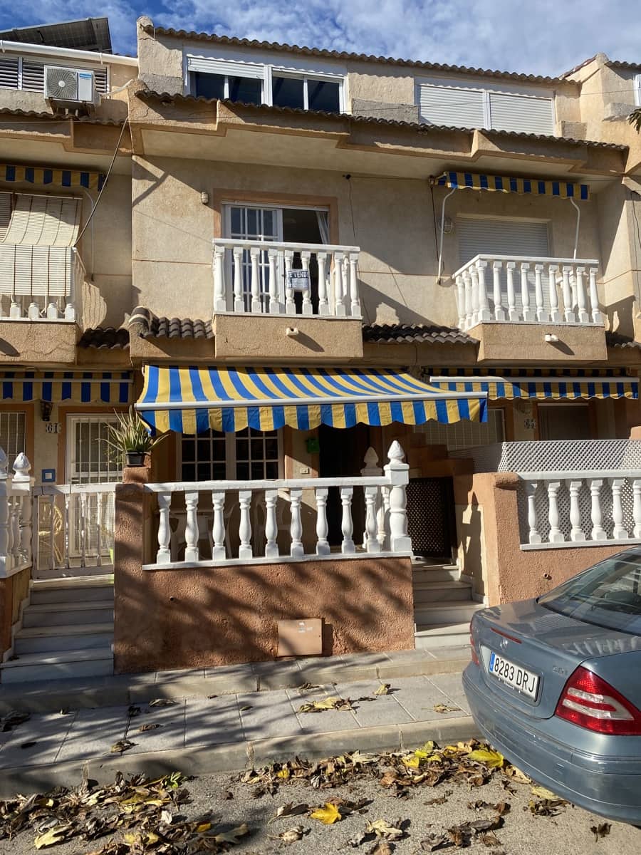 4 slaapkamer Huis te koop in Pilar de la Horadada met garage - € 214.995 (Ref: 9473289)