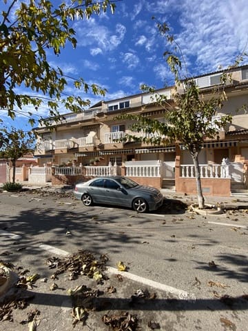 4 bedroom Townhouse for sale in Pilar de la Horadada with garage - € 214,995 (Ref: 9473289)
