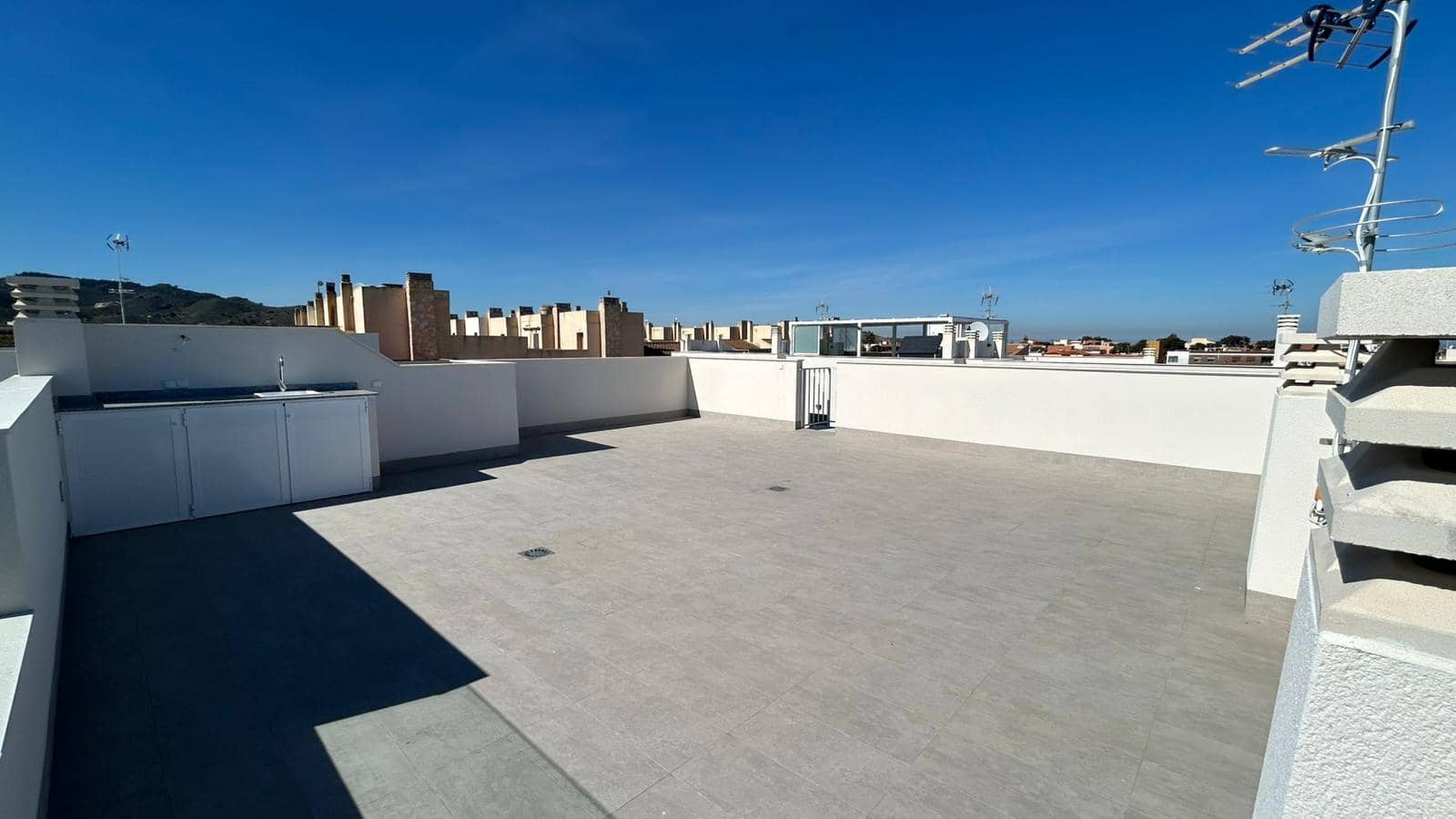 3 sypialnia Willa na sprzedaż w Los Belones z basenem garażem - 365 000 € (Ref: 9676026)