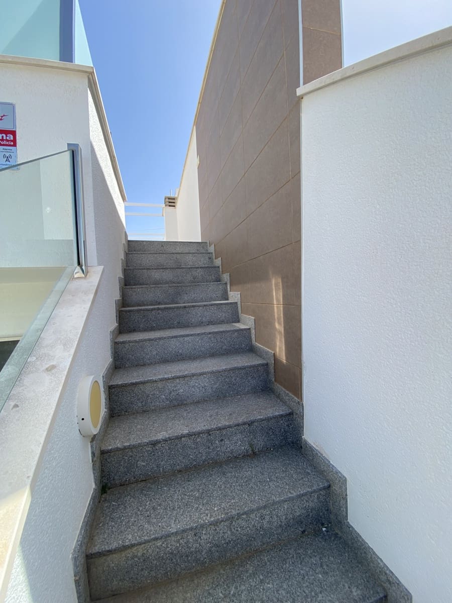 2 slaapkamer Penthouse te koop in San Pedro del Pinatar met zwembad garage - € 324.995 (Ref: 9769896)