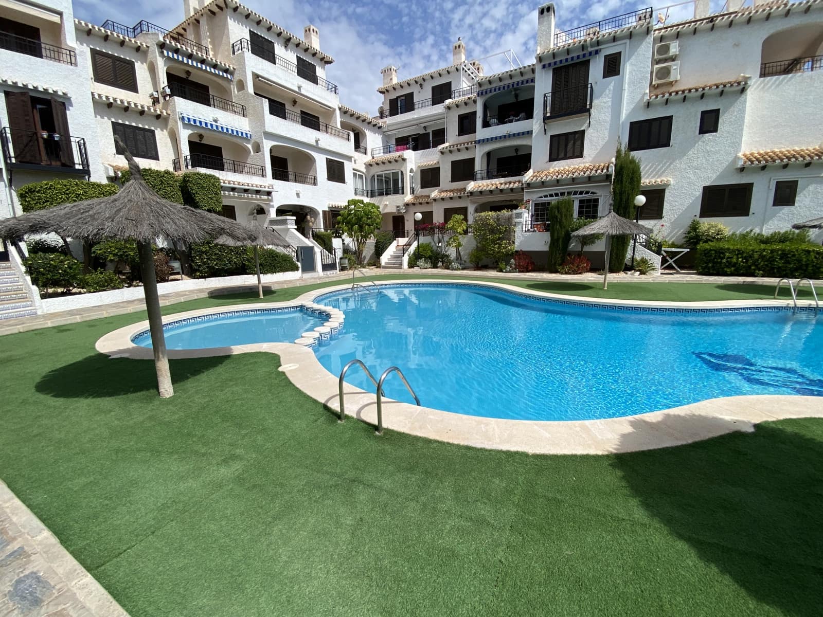 2 sovrum Lägenhet till salu i Cabo Roig med pool - 210 000 € (Ref: 9793388)