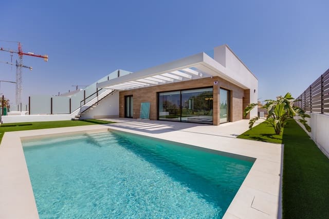 4 bedroom Villa for sale in Los Alcázares with pool garage - € 695,000 (Ref: 9830240)
