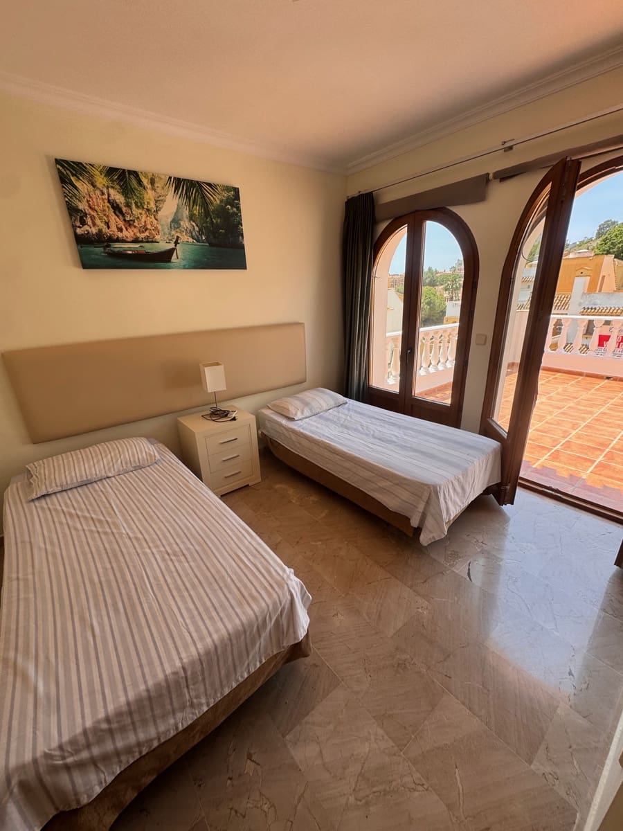 4 chambre Maison de Ville à vendre à Atamaria avec piscine garage - 369 995 € (Ref: 9874325)