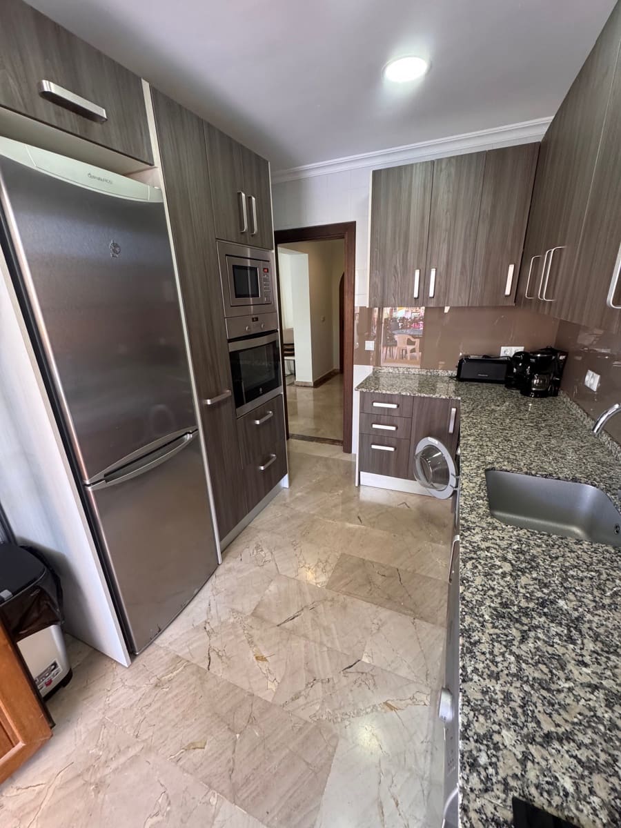 4 chambre Maison de Ville à vendre à Atamaria avec piscine garage - 369 995 € (Ref: 9874325)