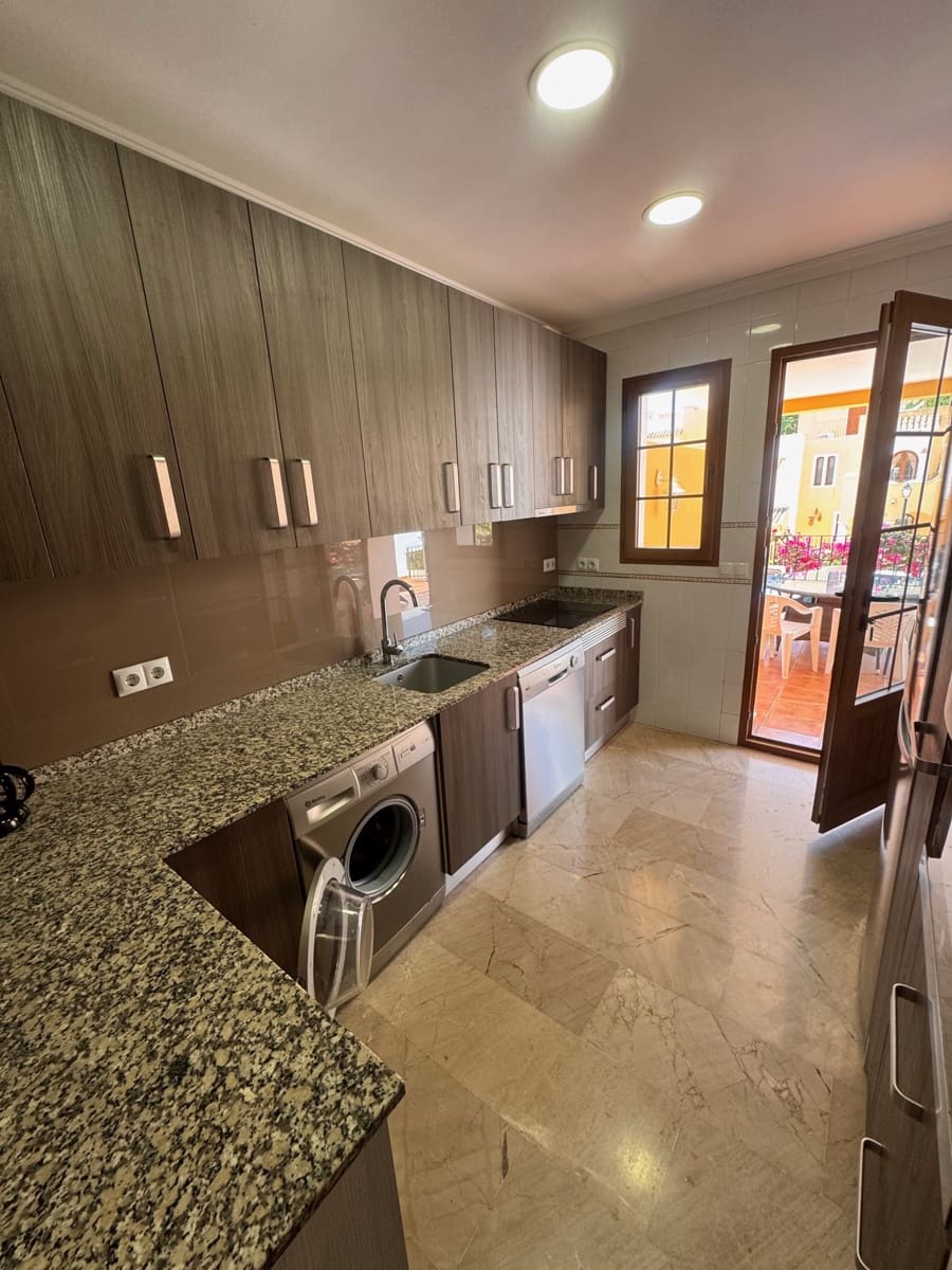 4 chambre Maison de Ville à vendre à Atamaria avec piscine garage - 369 995 € (Ref: 9874325)