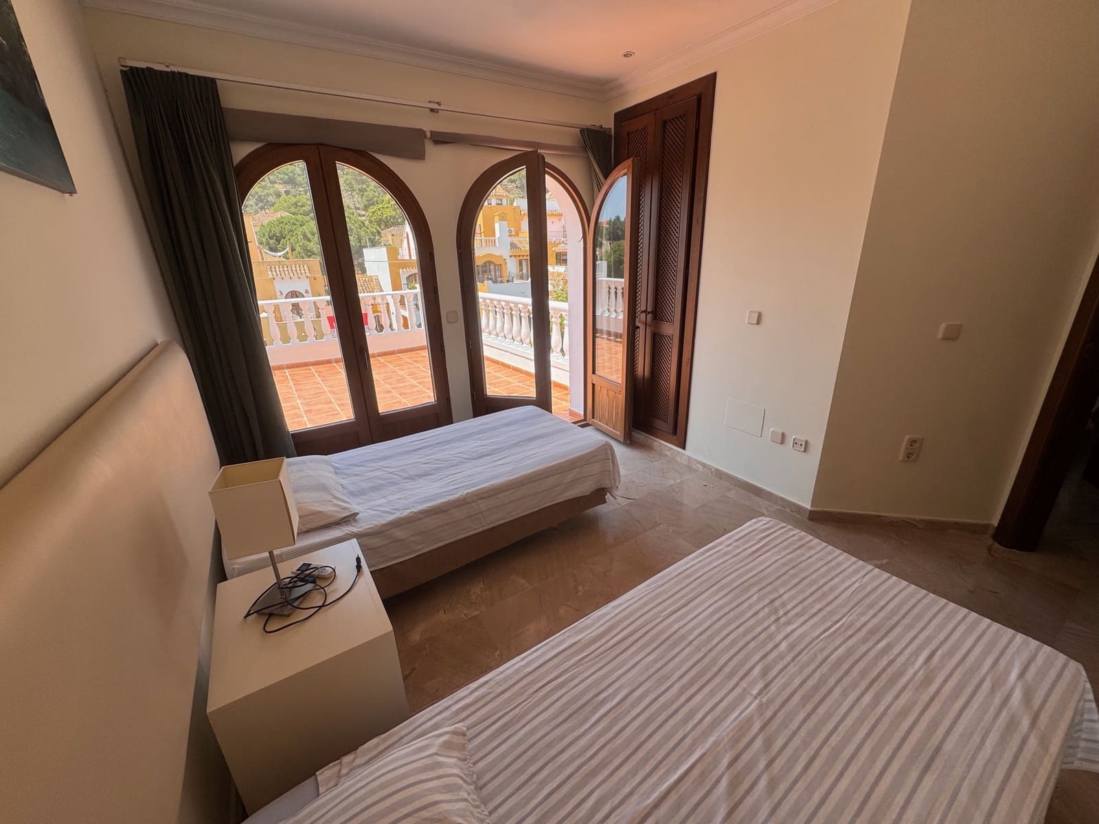 4 chambre Maison de Ville à vendre à Atamaria avec piscine garage - 369 995 € (Ref: 9874325)
