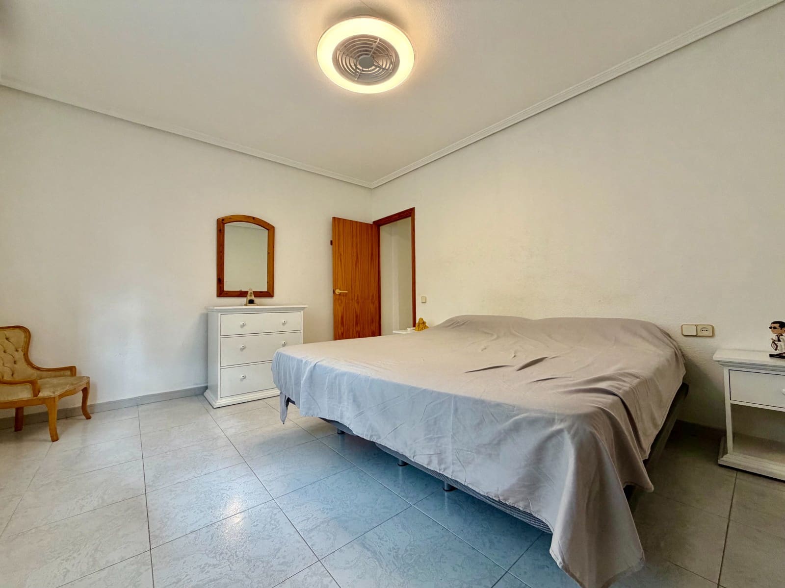 2 soveværelse Strandlejlighed til salg i Lo Pagan med garage - € 119.995 (Ref: 9893027)